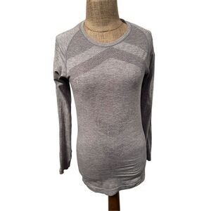 Nux long sleeve active top sz small grey
